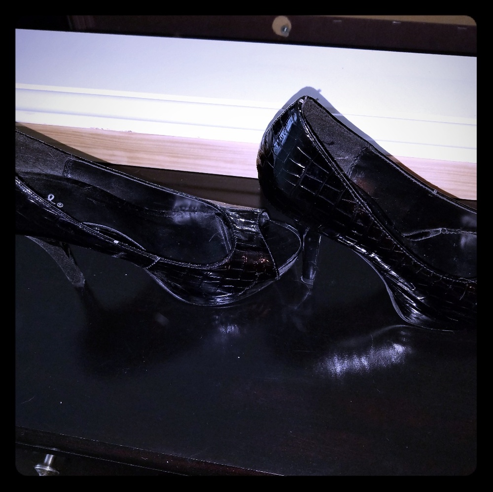 Black Qupid reptile heel